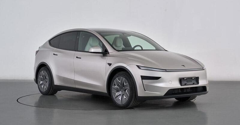Tesla Model Y: in arrivo una nuova versione a sei posti formato &quot;L&quot; [Foto]