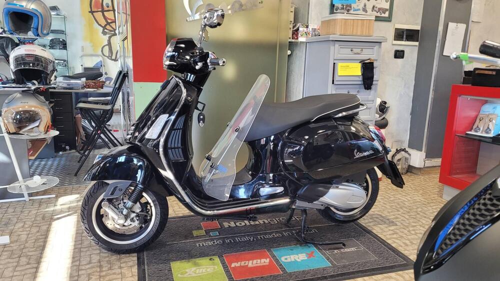 Vespa GTS 300 Super (2023 - 24) (3)