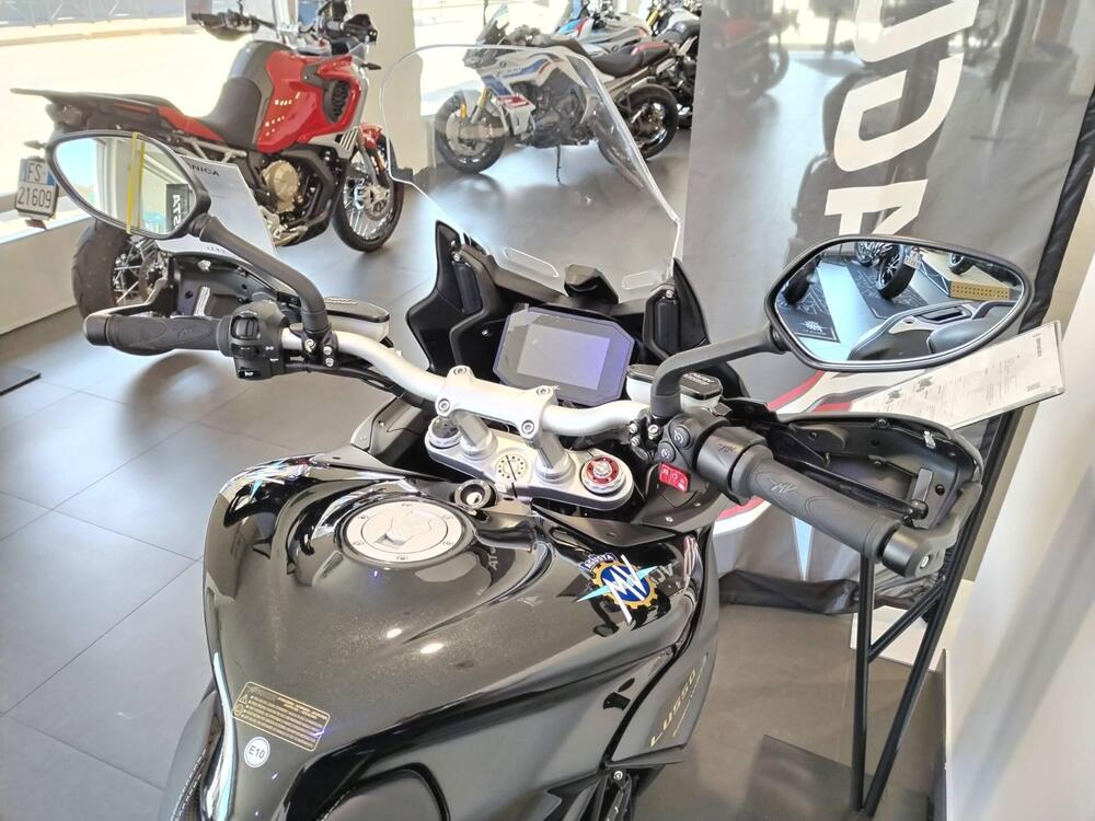 MV Agusta Turismo Veloce 800 Lusso SCS (2021 - 25) (6)