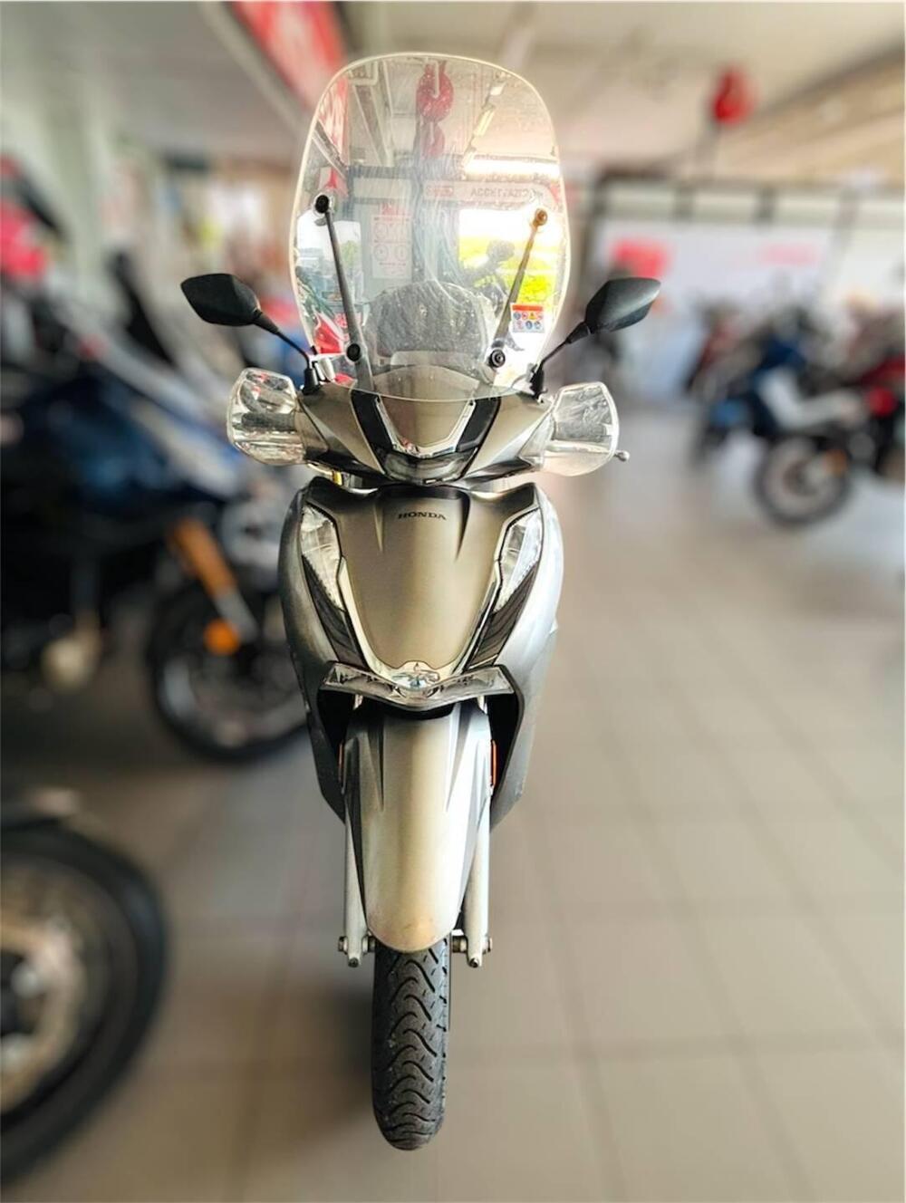 Honda SH 350 (2021 - 24) (3)