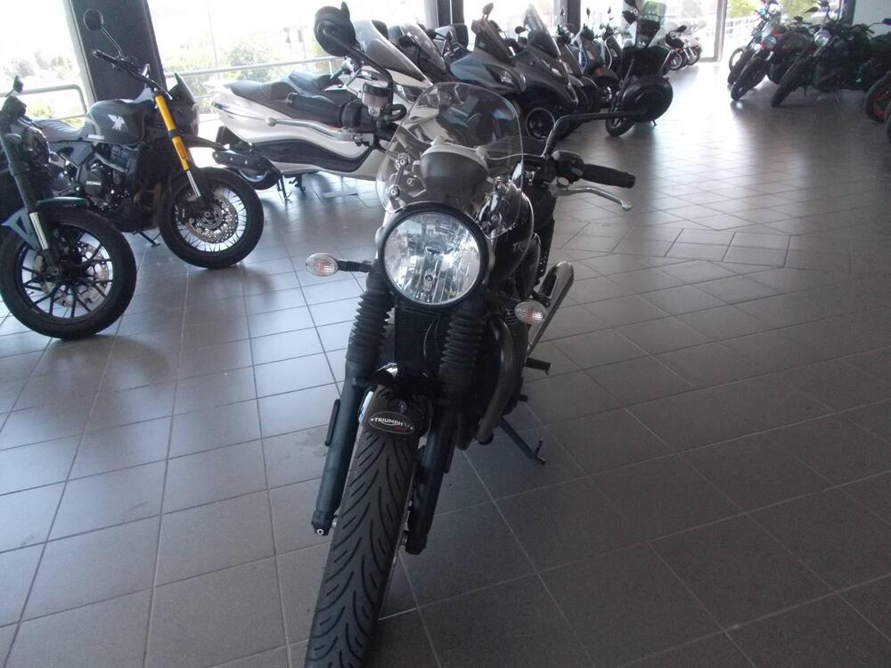 Triumph Street Twin 900 (2016) (4)