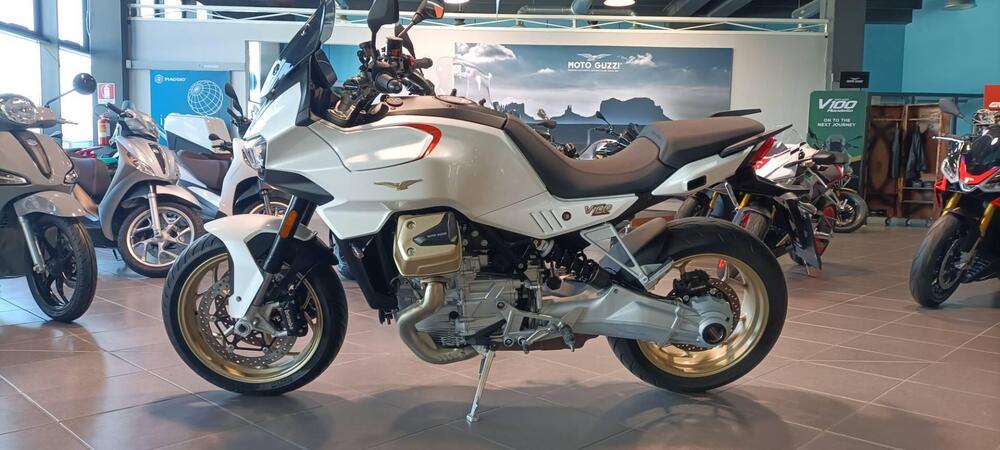 Moto Guzzi V100 Mandello (2022 - 24)