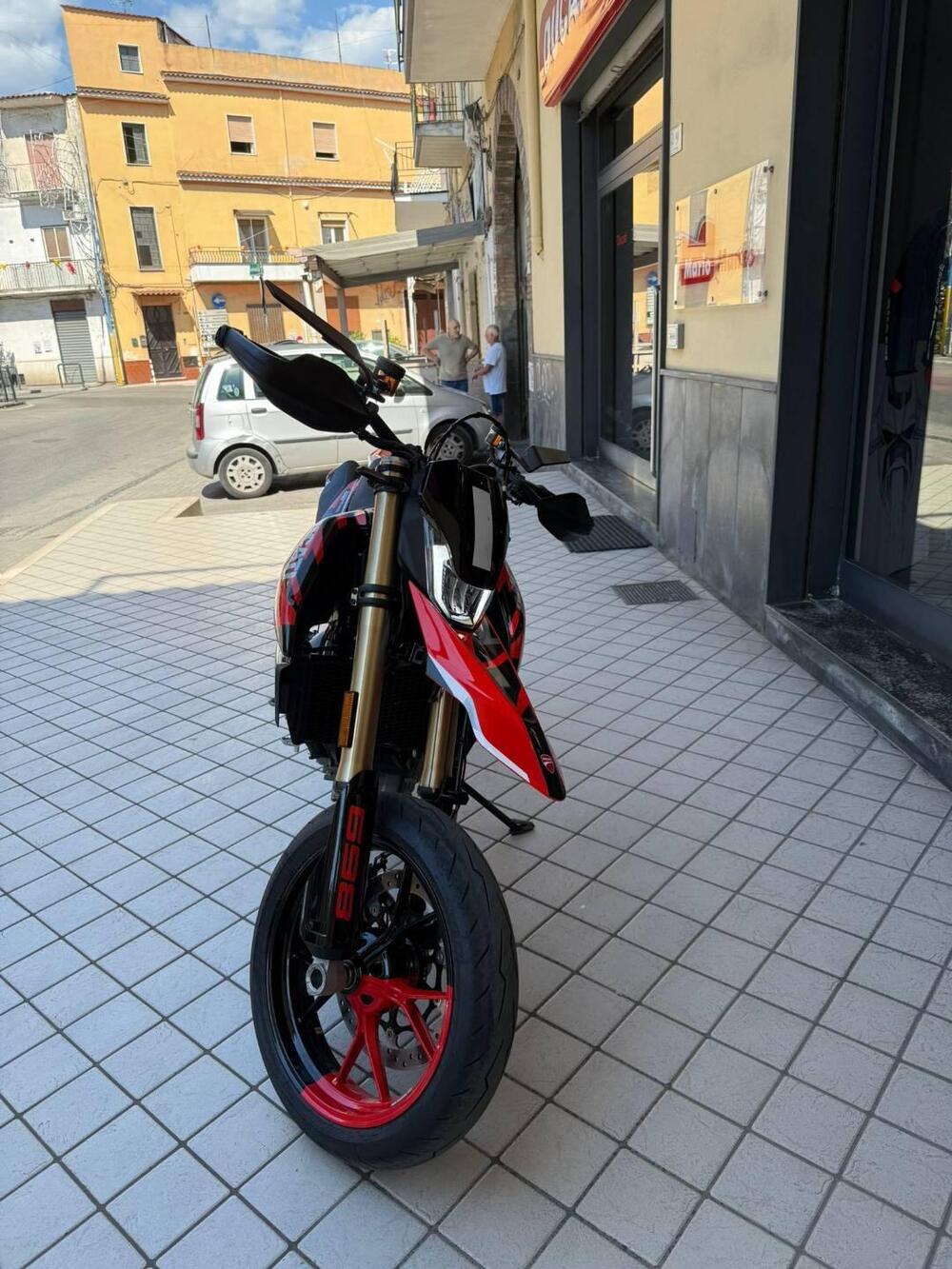 Ducati Hypermotard 698 Mono RVE (2024 - 25) (2)
