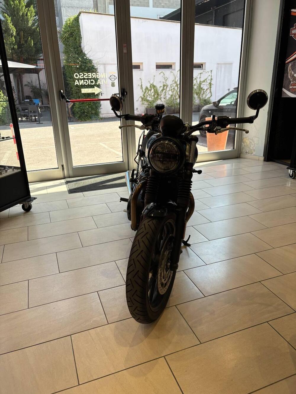 Triumph Street Twin 900 (2021 - 22) (3)