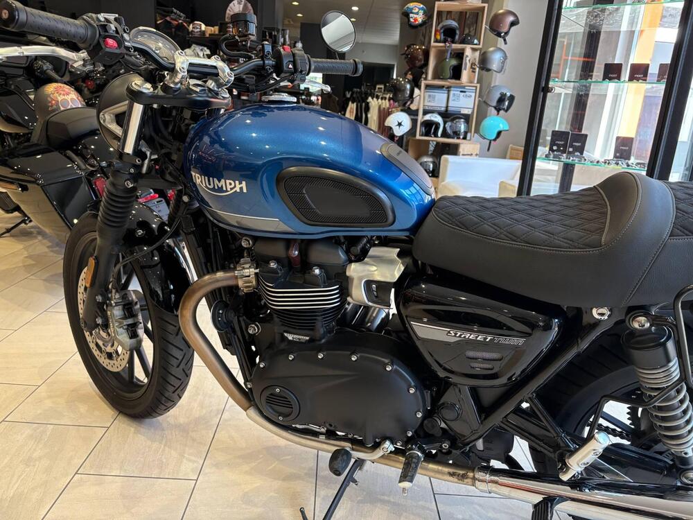 Triumph Street Twin 900 (2021 - 22) (7)