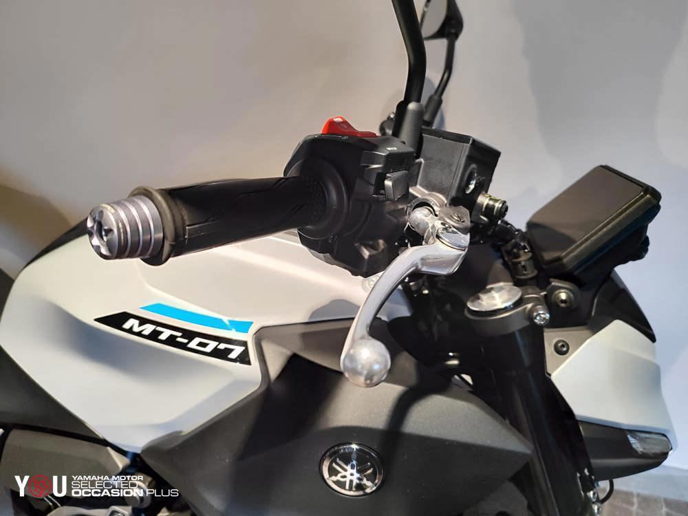 Yamaha MT-07 Y-AMT (2025 - 26) (4)