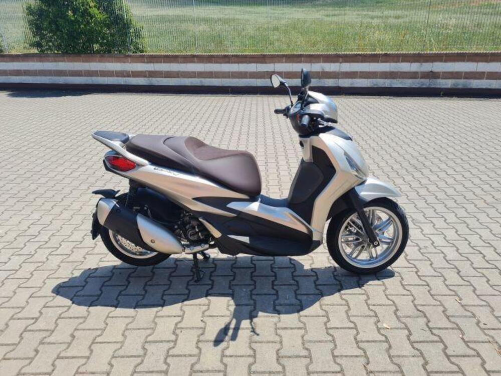 Piaggio Beverly 300 ABS-ASR (2021 - 25) (3)