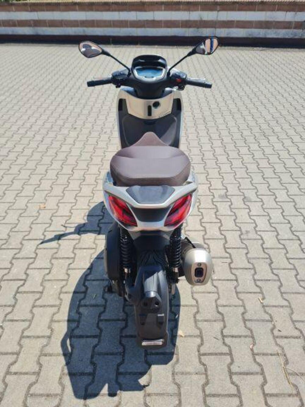 Piaggio Beverly 300 ABS-ASR (2021 - 25) (6)