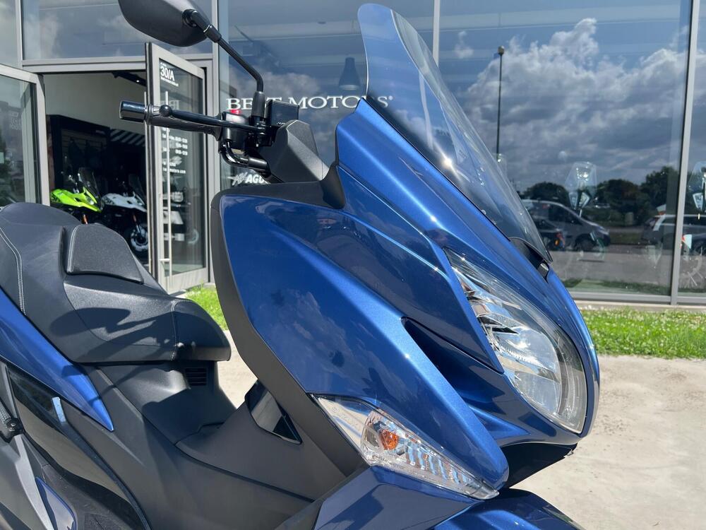 Suzuki Burgman 400 (2025 - 26) (5)