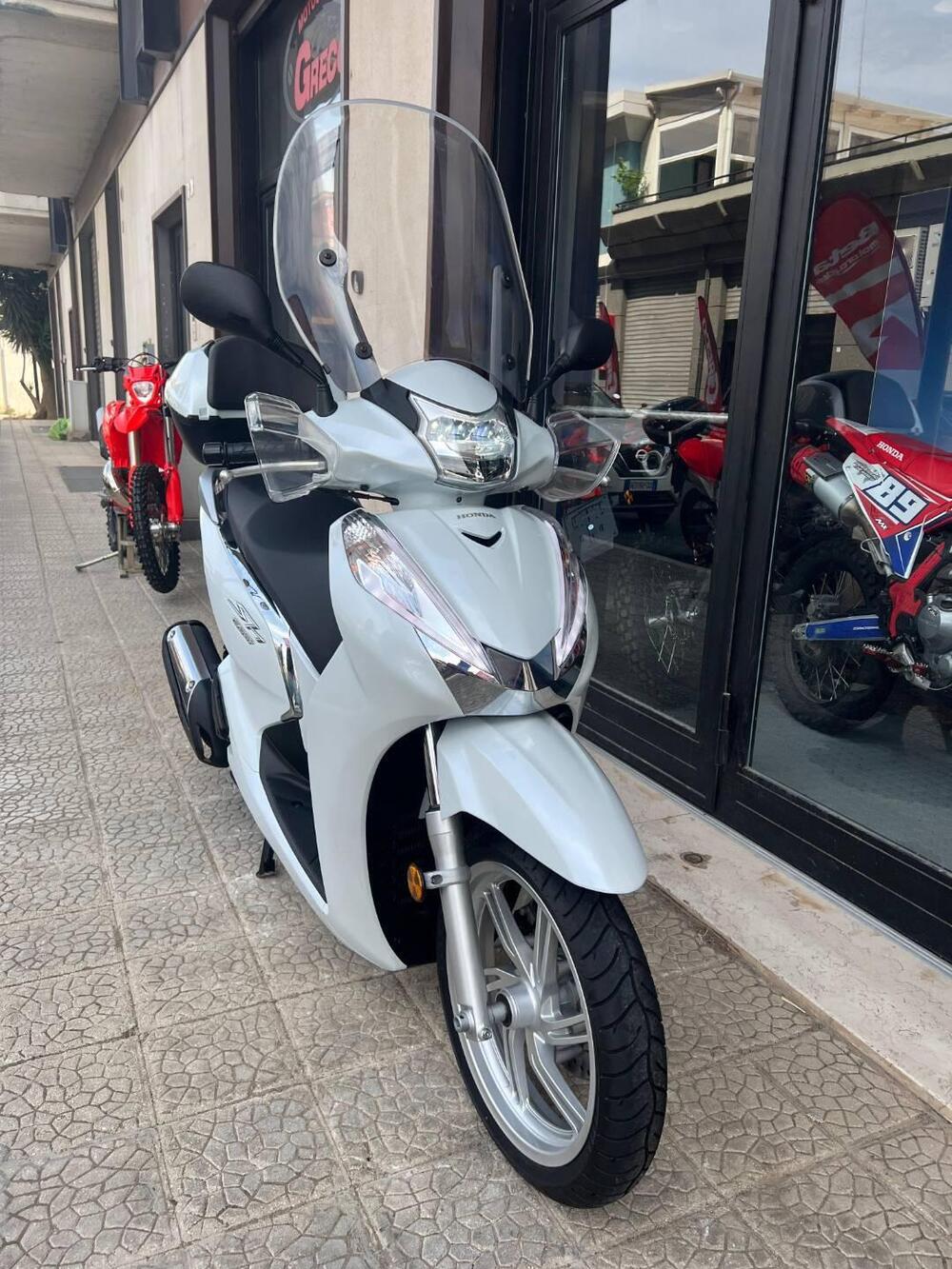 Honda SH 300 i ABS (2016 - 20) (3)