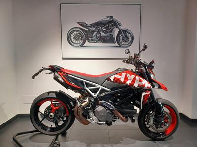 Ducati Hypermotard 950 RVE (2020) usata