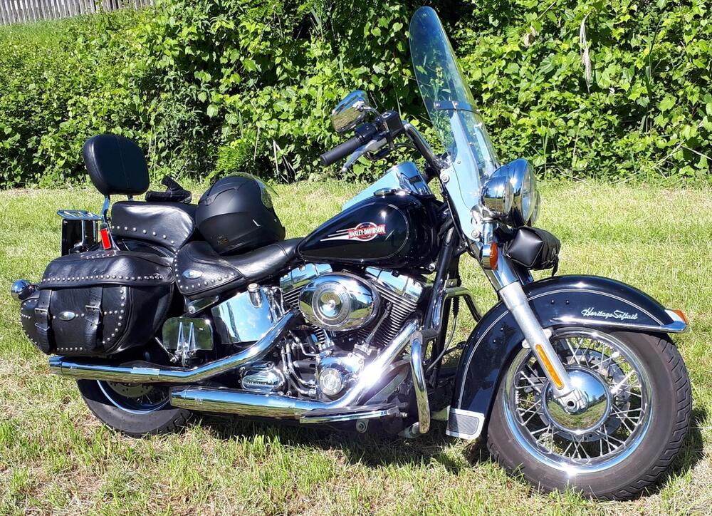 Harley-Davidson 1584 Heritage Classic (2008 - 10) - FLSTC (2)