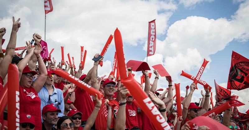 Misano si tinge di rosso: torna la Tribuna Ducati al Gran Premio di San Marino e Riviera di Rimini