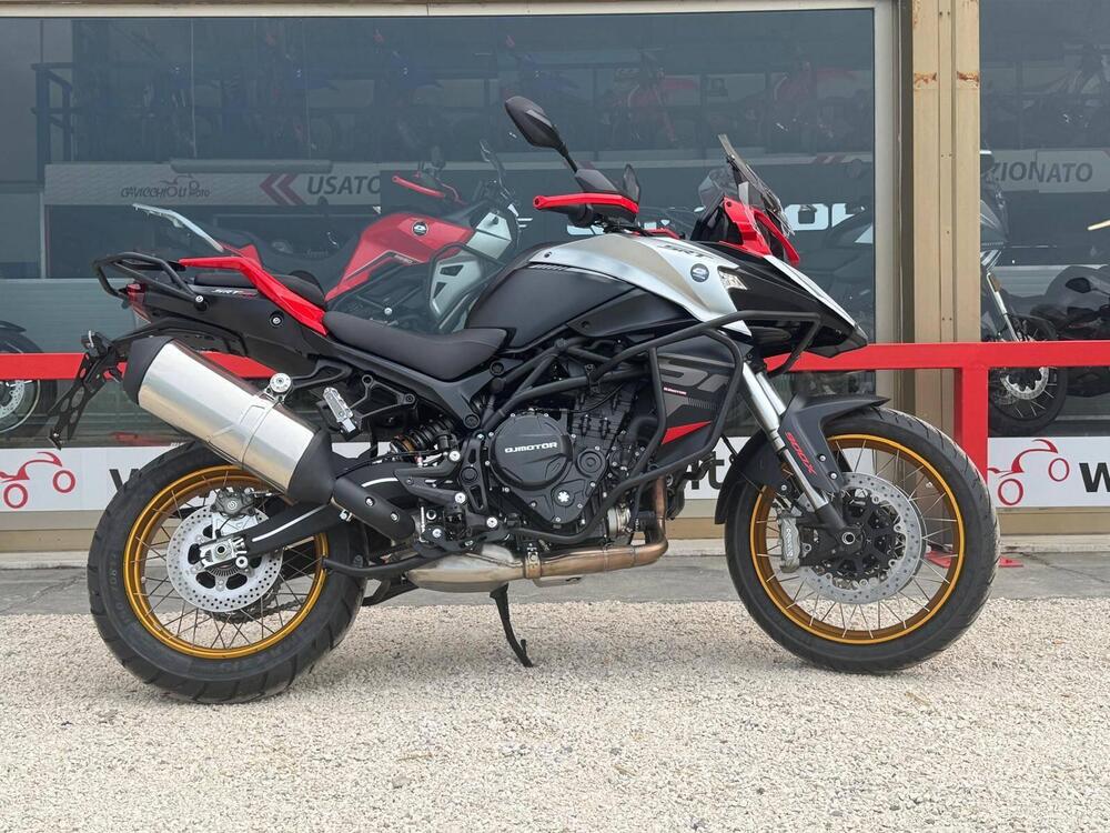 QJ Motor SRT 900 SX (2025 - 26) (3)