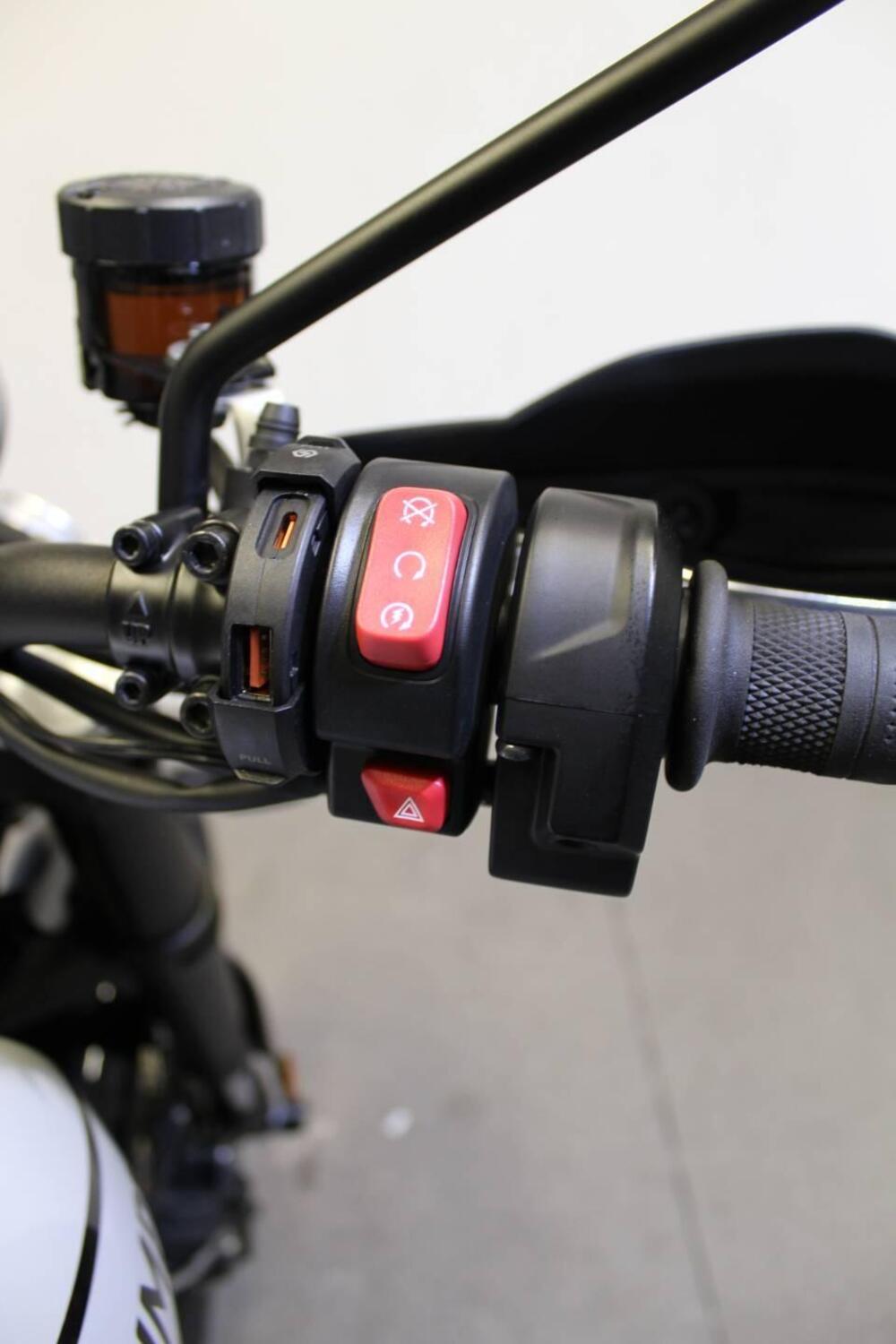 Triumph Scrambler 1200 X (2024 - 26) (11)