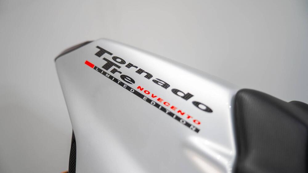 Benelli Tornado 900 Limited Edition (2000 - 05) (13)