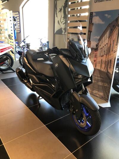 Yamaha X-Max 300 (2025) nuova