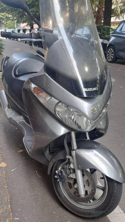 Suzuki Burgman UH 200 (2006 - 12) usata