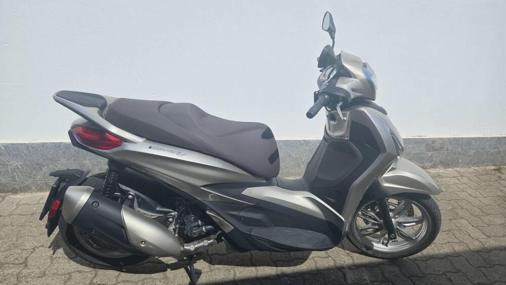 Piaggio Beverly 300 Hpe (2021)