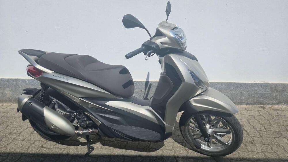Piaggio Beverly 300 Hpe (2021) (4)