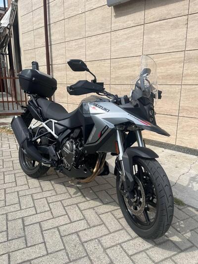 Suzuki V-Strom 800SE (2025) usata