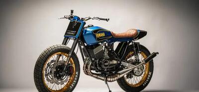 Una Yamaha RD350 da Flat Track. Pronta per la pista o per il salotto!?