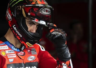 MotoGP 2025. GP della Repubblica Ceca a Brno. Bagnaia 13°, Davide Tardozzi: Errore del team, il pilota voleva la media. E Pecco: Abbiamo sbagliato completamente strategia
