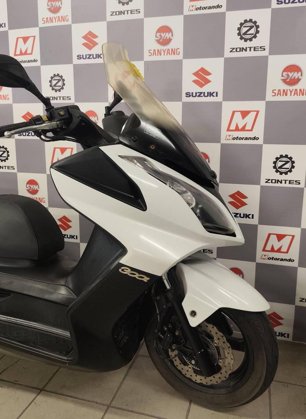 Kymco Downtown 300i ABS (2009 - 17) (3)