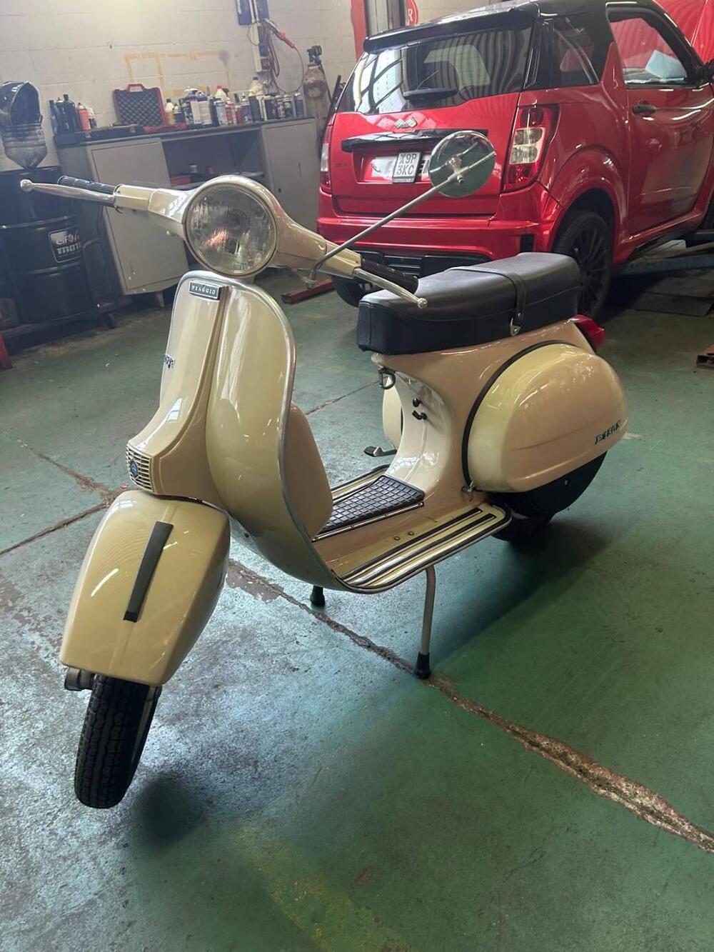Piaggio Vespa PX 150 (4)