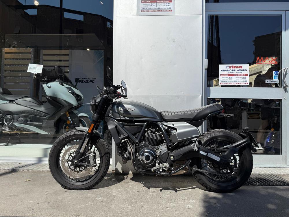 Ducati Scrambler 800 Night Shift (2021 - 22)