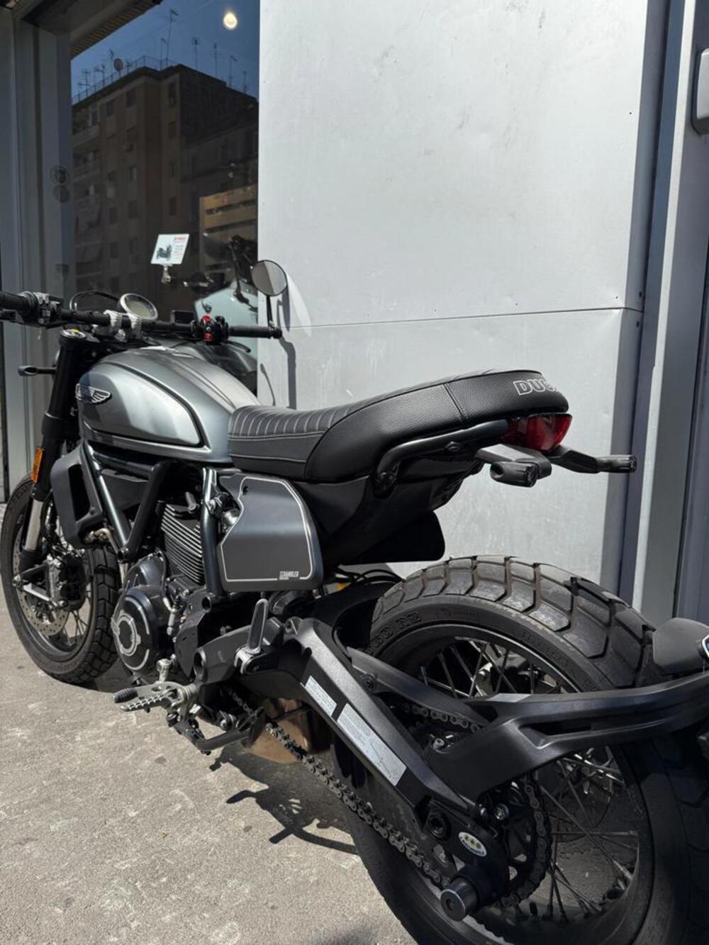 Ducati Scrambler 800 Night Shift (2021 - 22) (6)