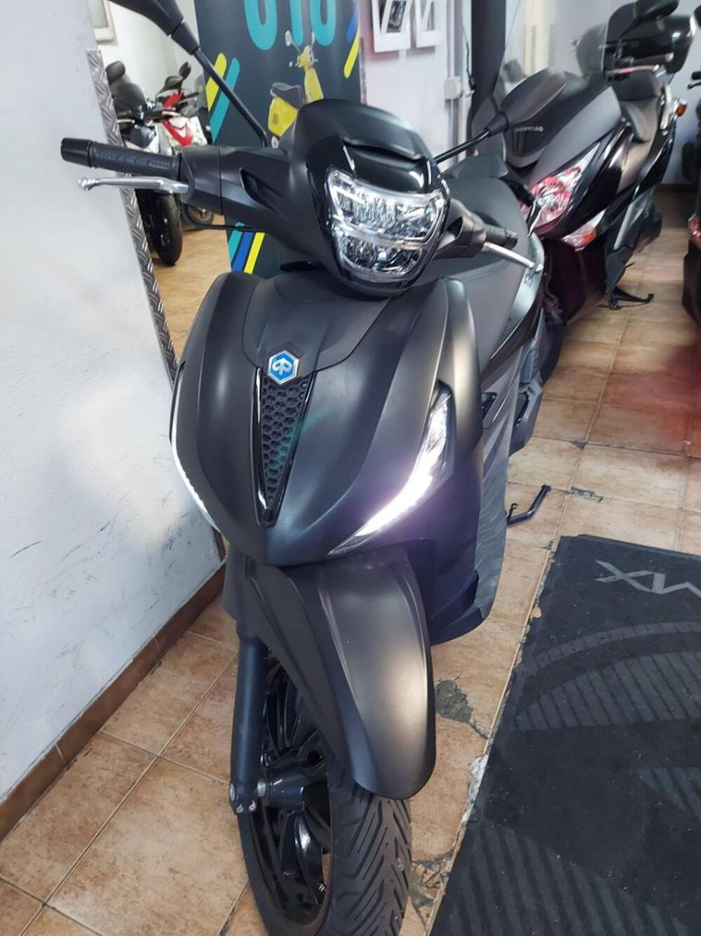 Piaggio Beverly 400 ABS-ASR (2021 - 24) (3)