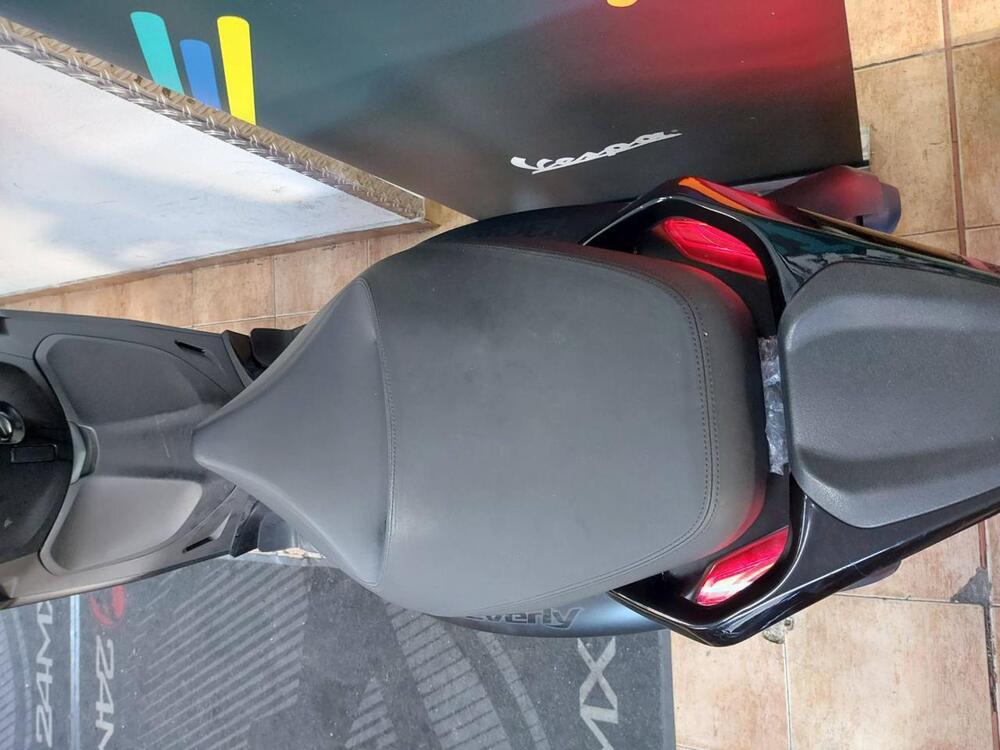 Piaggio Beverly 400 ABS-ASR (2021 - 24) (5)