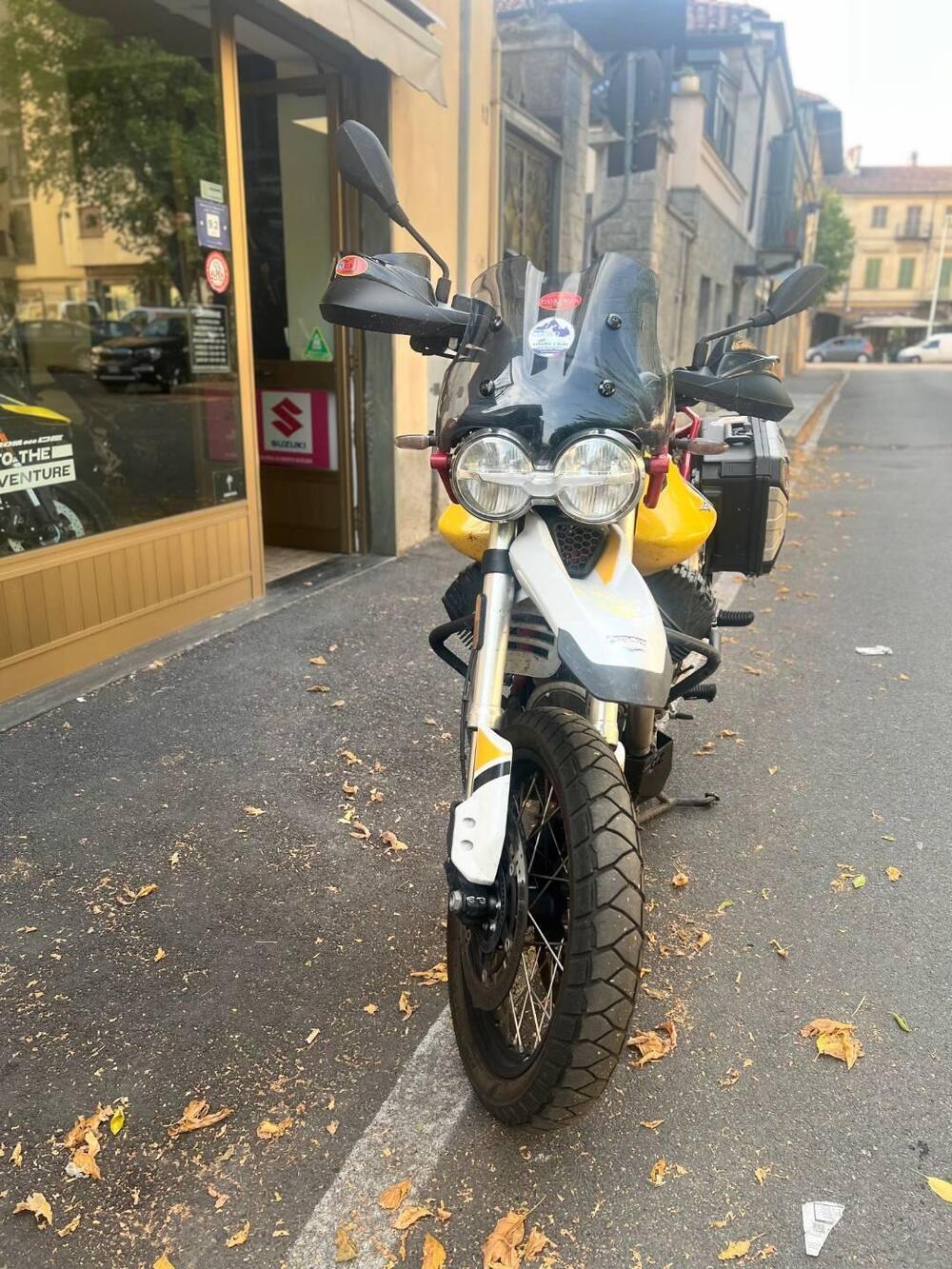 Moto Guzzi V85 TT (2019 - 20) (2)