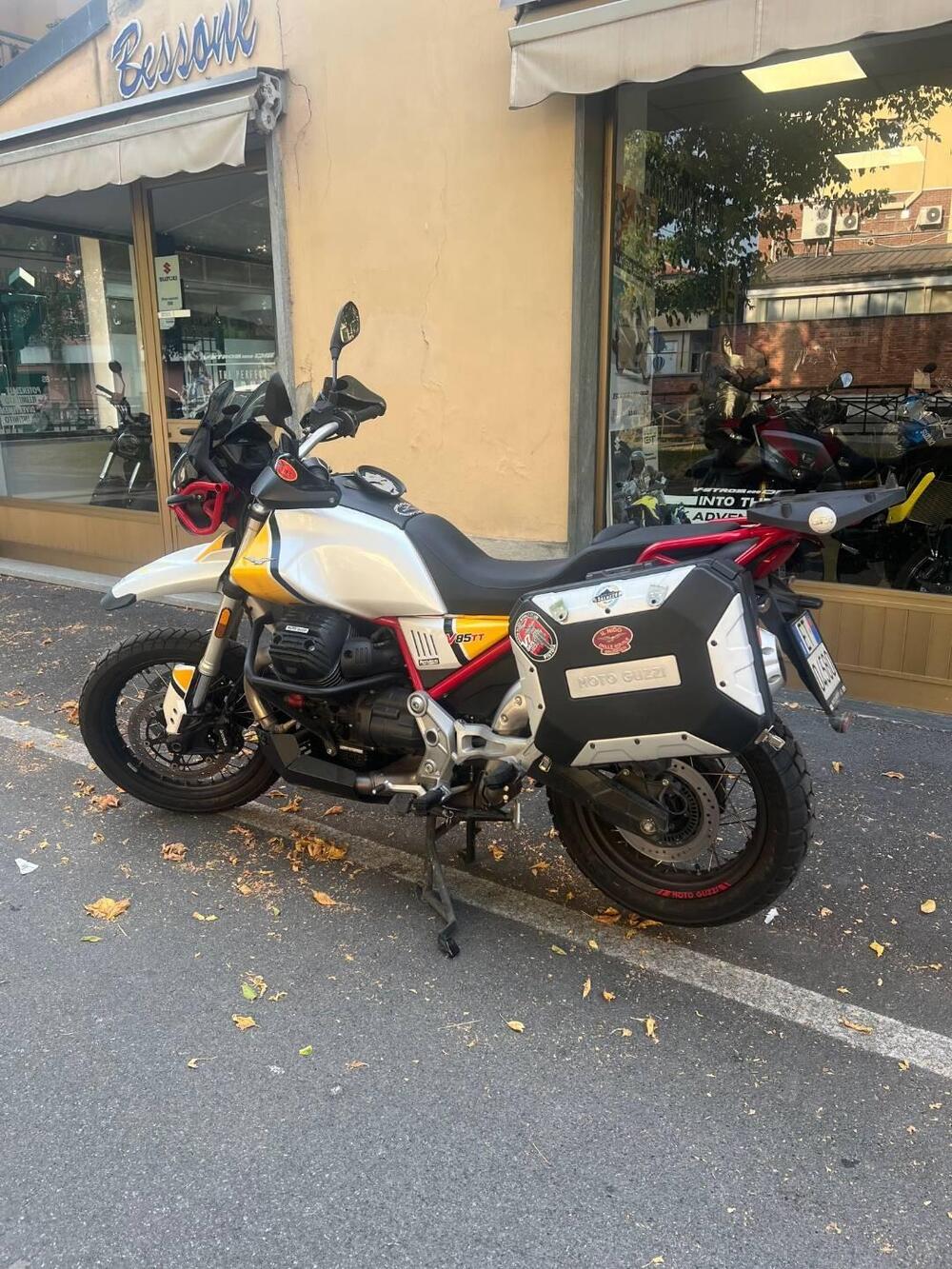 Moto Guzzi V85 TT (2019 - 20) (3)