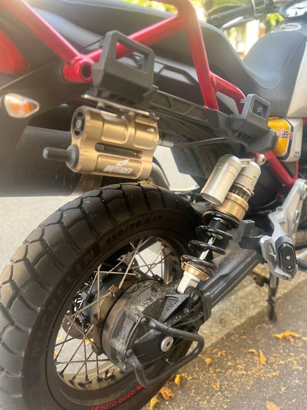 Moto Guzzi V85 TT (2019 - 20) (4)