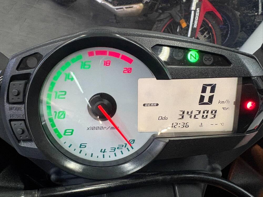 Kawasaki Ninja 600 ZX-6R (2009 - 16) (8)