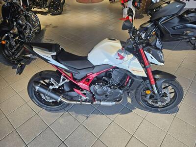 Honda CB 750 Hornet (2023 - 24) usata