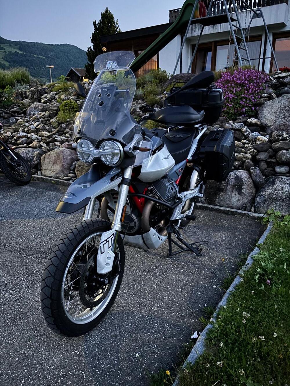 Moto Guzzi V85 TT (2024 - 25) (19)
