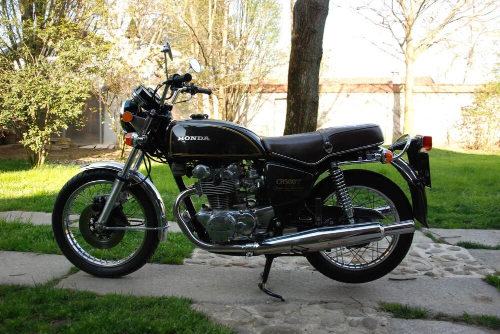 Honda CB 500 T d'epoca a Pavia