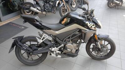 CFMOTO 300NK (2021 - 25) usata