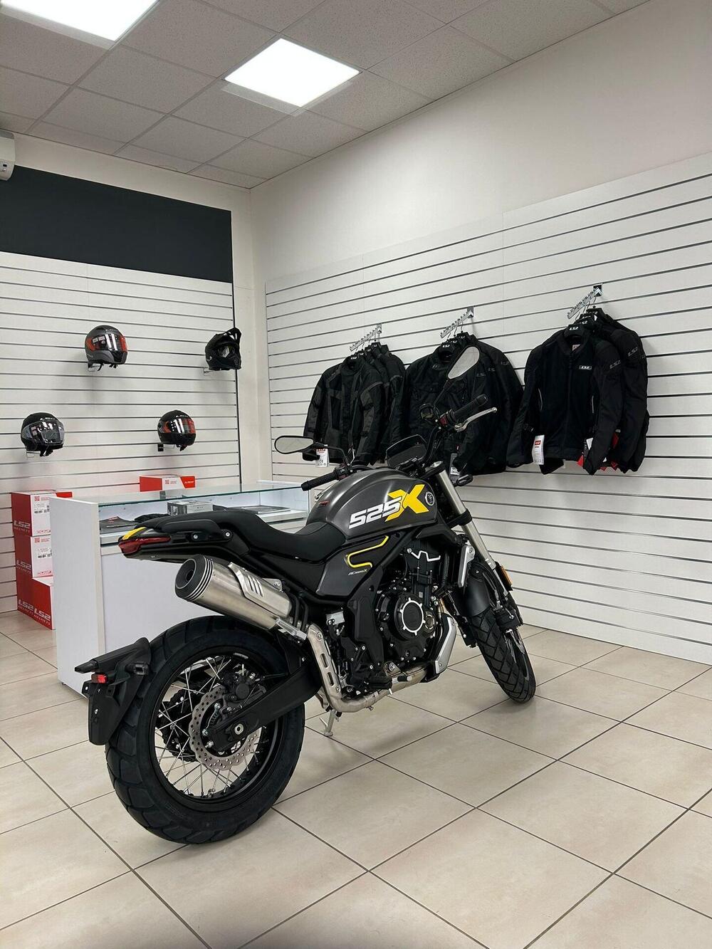 Voge Trofeo 500AC (2022 - 25) (2)