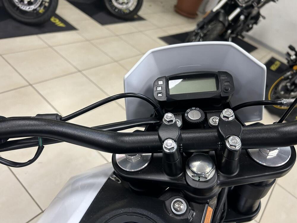 Malaguti XSM 125 (2021 - 25) (7)