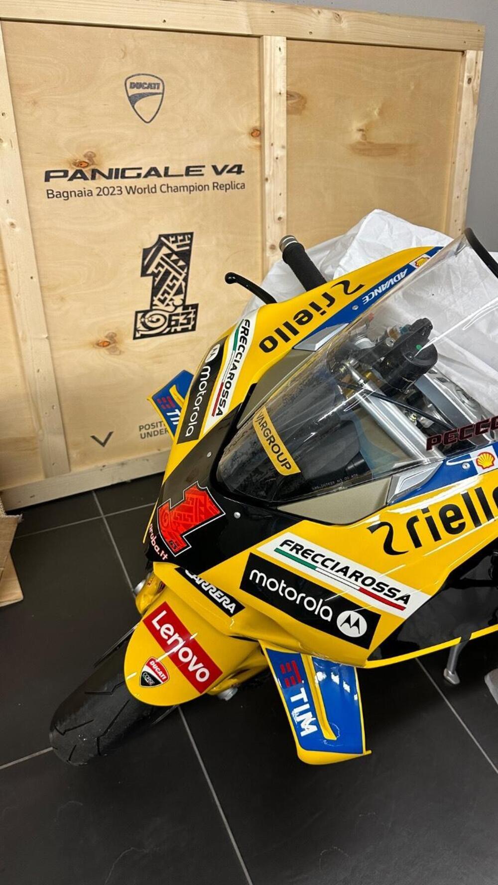 Ducati Panigale V4 Bagnaia 2023 World Champion Replica (2024) (8)