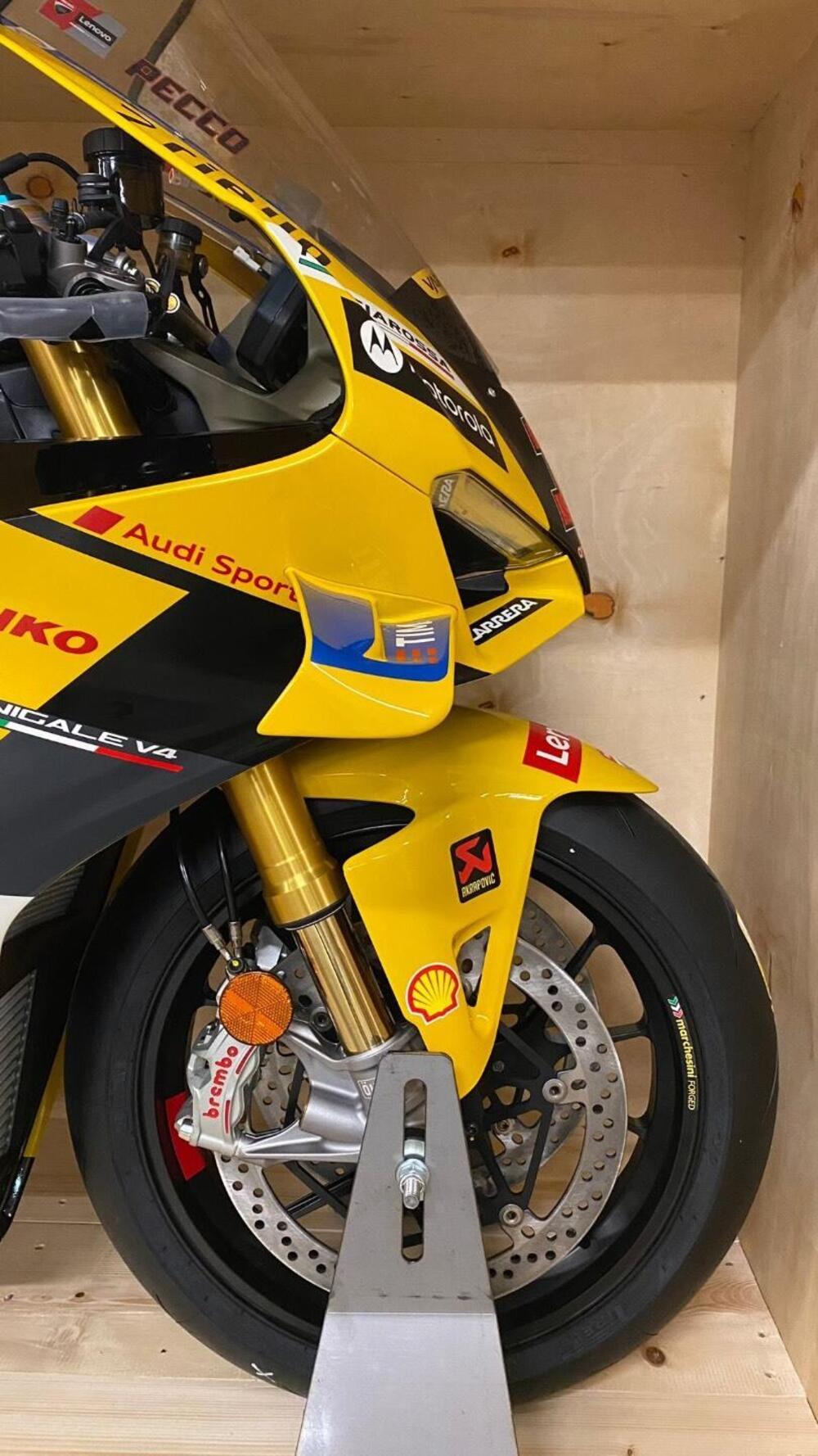 Ducati Panigale V4 Bagnaia 2023 World Champion Replica (2024) (10)