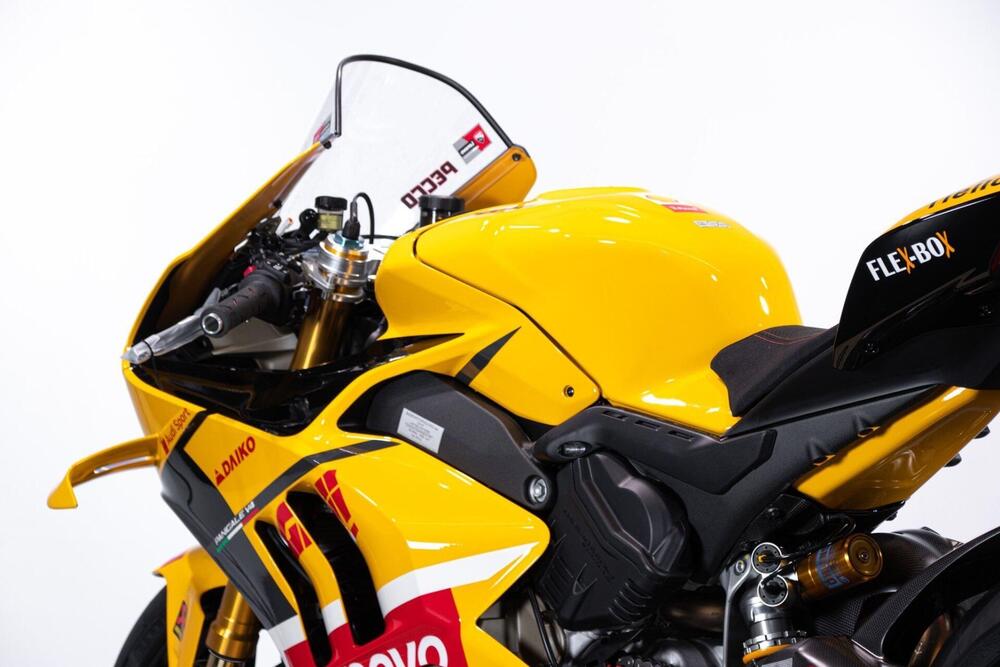 Ducati Panigale V4 Bagnaia 2023 World Champion Replica (2024) (12)