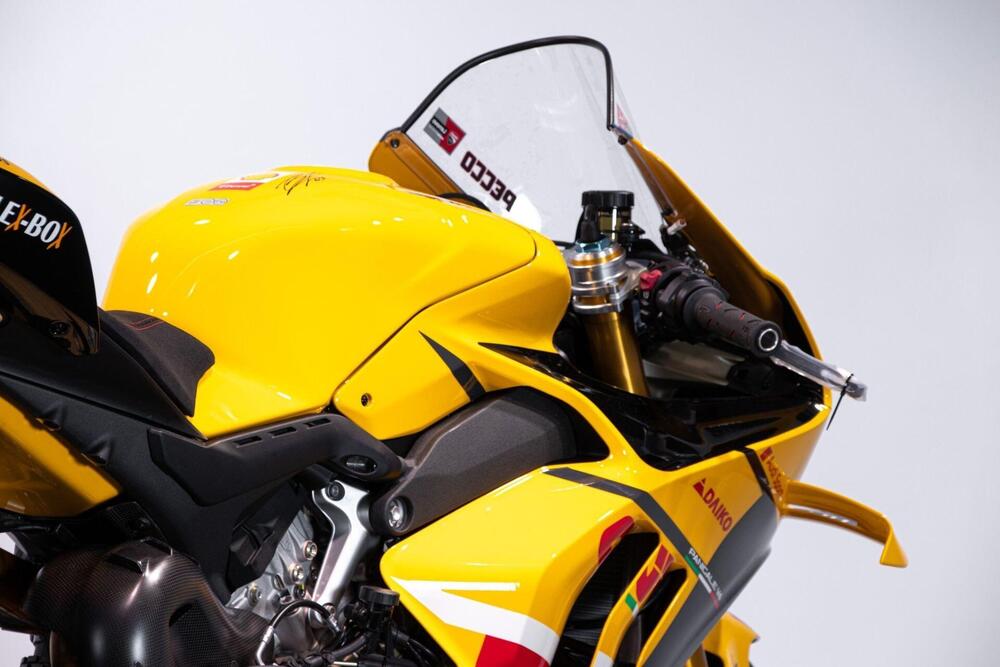 Ducati Panigale V4 Bagnaia 2023 World Champion Replica (2024) (13)