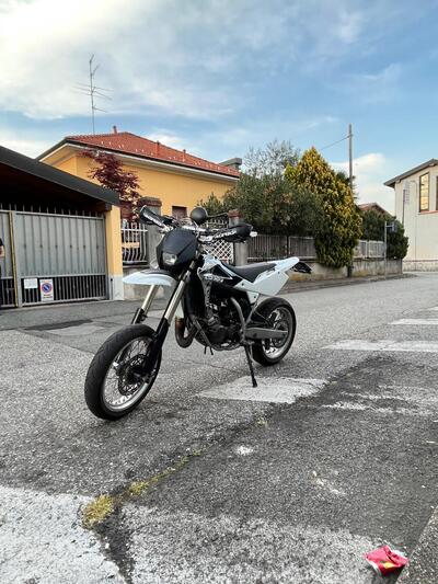 Husqvarna SM 125 (2007) usata