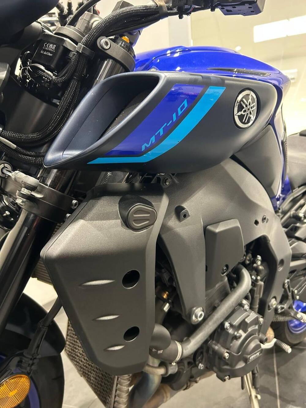 Yamaha MT-10 (2022 - 26) (9)