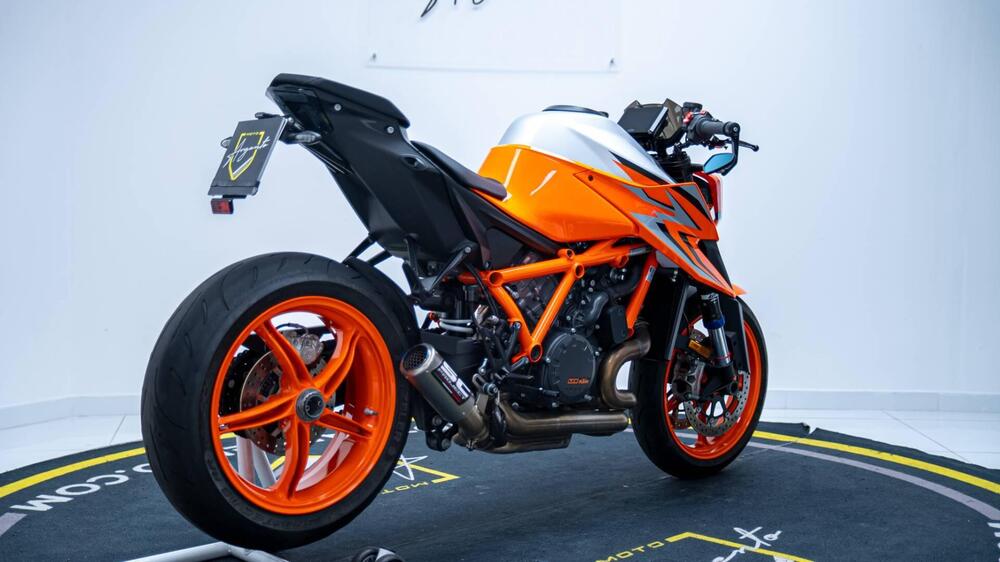 KTM 1290 Super Duke R (2022 - 23) (3)